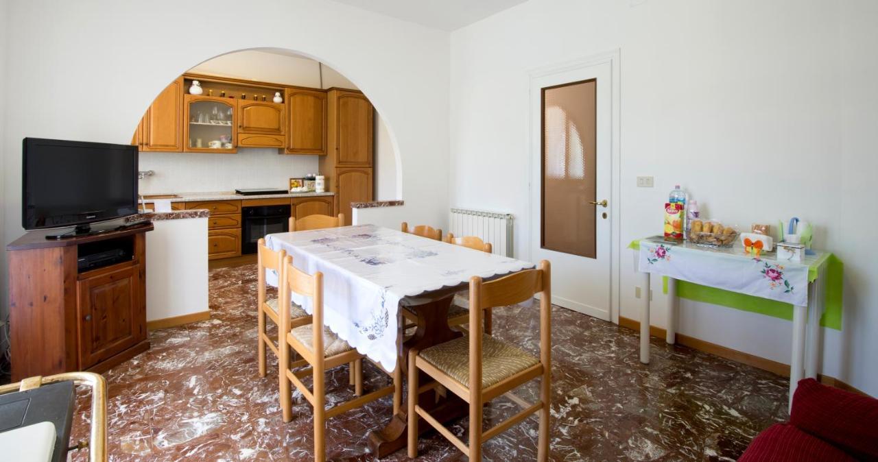 B&B Villa Ginevra เปียตราลุงกา ภายนอก รูปภาพ
