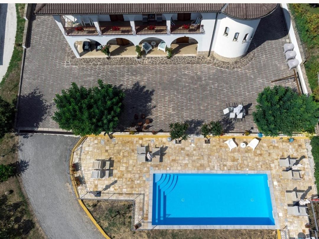 B&B Villa Ginevra เปียตราลุงกา ภายนอก รูปภาพ